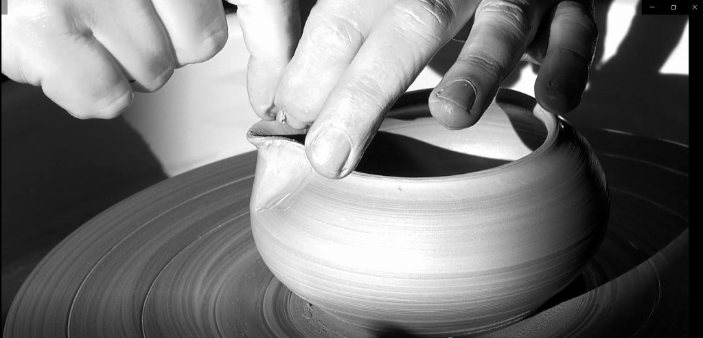 Ausformen von Kräutertee – Kännchen&nbsp;(1:40min)