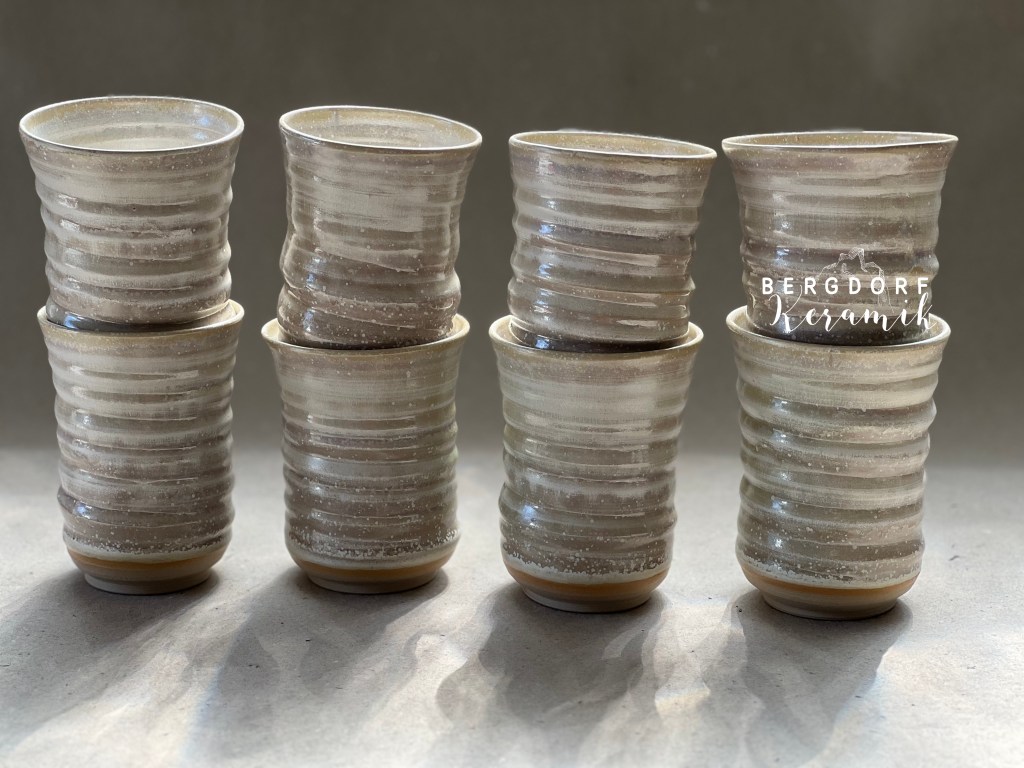 Wellenbecher umhüllt von&nbsp;Perlmutt